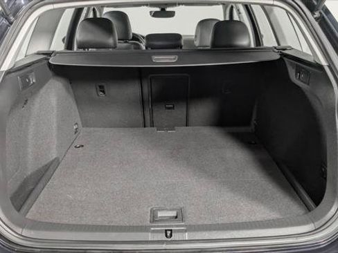 Used 2018 Volkswagen Golf SE FWD image 19