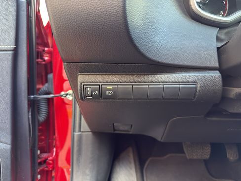Used 2025 Toyota Corolla SE FWD image 15