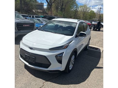 Used 2023 Chevrolet Bolt EUV LT w/ Comfort Package image 1