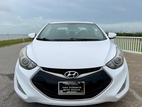Used 2014 Hyundai Elantra w/ Option Group 2 image 2