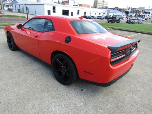 Used 2022 Dodge Challenger SRT Hellcat w/ Plus Package image 5