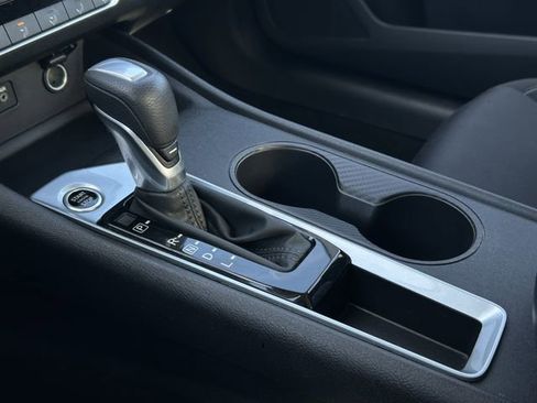 Used 2025 Nissan Altima 2.5 SV image 19