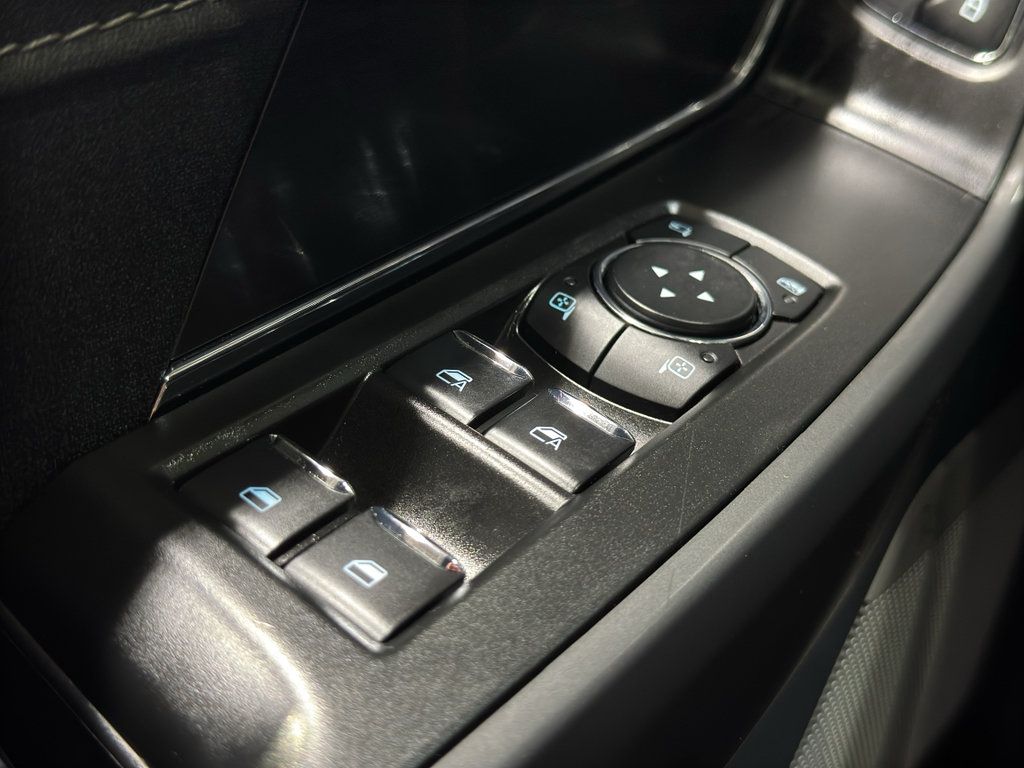 Used 2025 Ford F150 Lariat AWD/4WD image 48