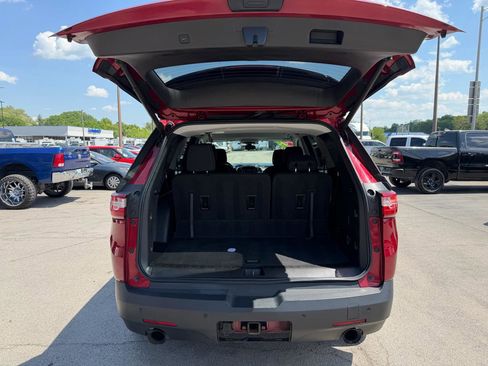 Used 2020 Chevrolet Traverse LT FWD image 10