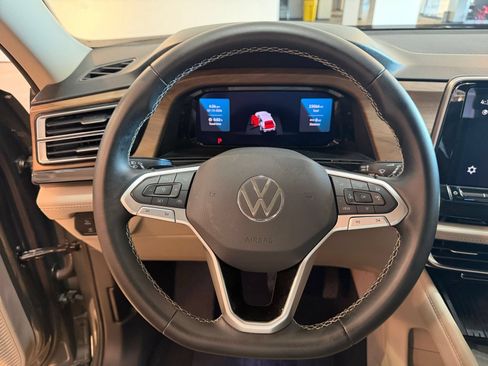 Used 2026 Volkswagen Atlas SE FWD image 24