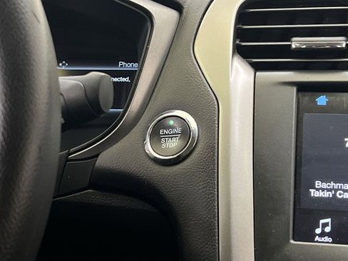 Used 2018 Ford Fusion SE w/ Fusion SE Technology Package image 32