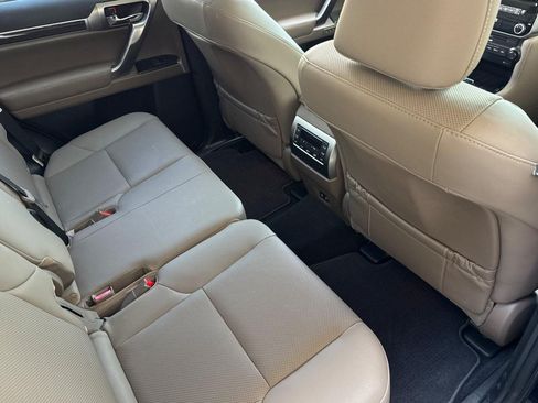 Used 2023 Lexus GX 460 Premium w/ Premium Package AWD/4WD image 32