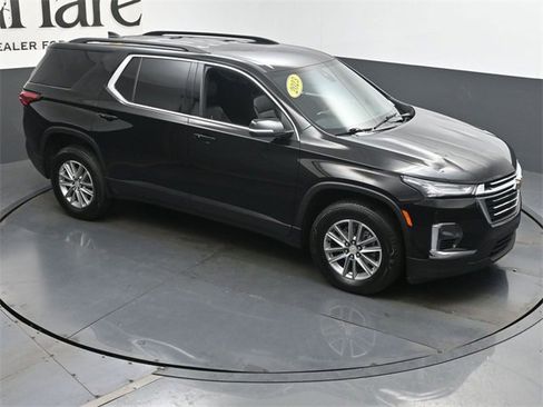 Used 2023 Chevrolet Traverse LT image 38