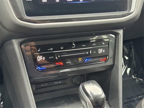 Certified 2022 Volkswagen Tiguan SE image 23