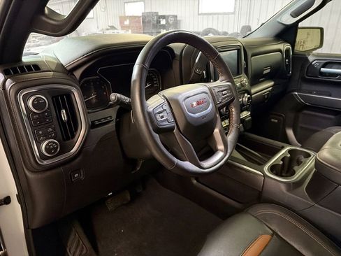 Used 2020 GMC Sierra 1500 AT4 w/ AT4 Premium Package AWD/4WD image 8