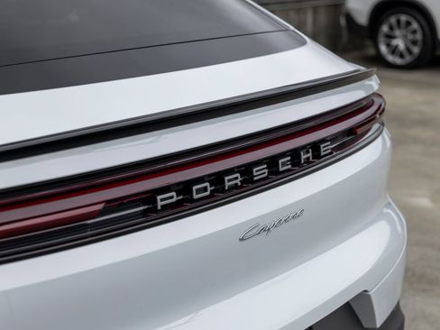 Certified 2026 Porsche Cayenne Coupe AWD/4WD image 19