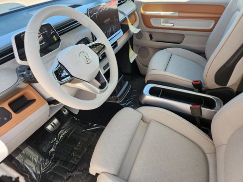 New 2025 Volkswagen ID. Buzz 1st Edition AWD/4WD image 13