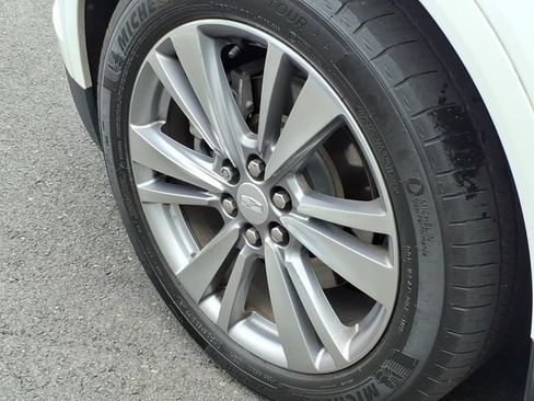 Used 2023 Cadillac XT5 Premium Luxury AWD/4WD image 9