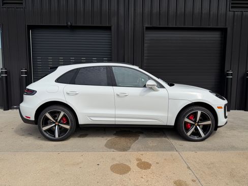 New 2026 Porsche Macan S AWD/4WD image 4