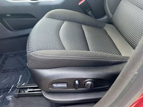 Used 2022 GMC Terrain SLE w/ Driver Convenience Package FWD image 24