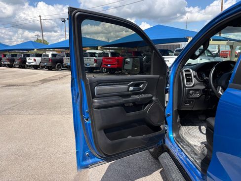 Used 2022 RAM 1500 Big Horn AWD/4WD image 10