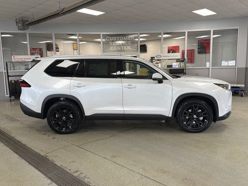 New 2026 Toyota Grand Highlander AWD image 6