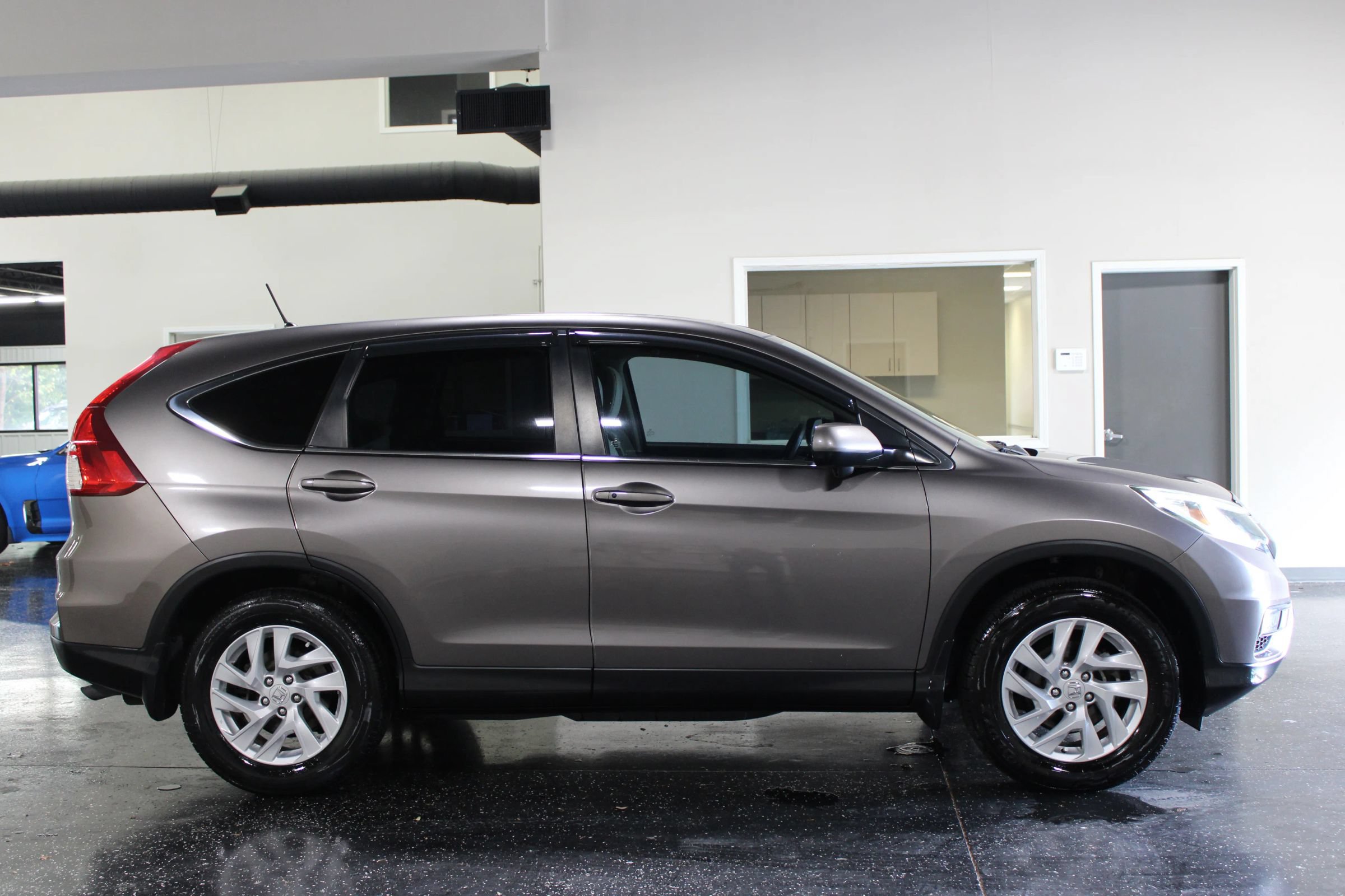 Used 2015 Honda CR-V EX image 2