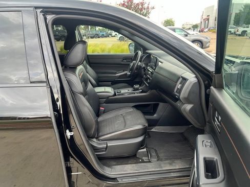 Used 2024 Nissan Pathfinder Rock Creek AWD/4WD image 18