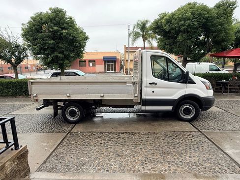 Used 2018 Ford Transit 250 138 image 4