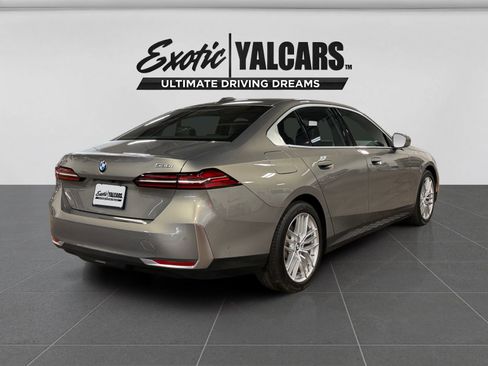 Used 2024 BMW 530i xDrive w/ Convenience Package image 5