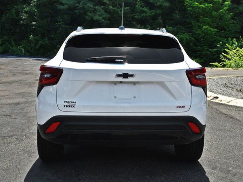 Used 2025 Chevrolet Trax RS w/ Driver Confidence Package FWD image 7