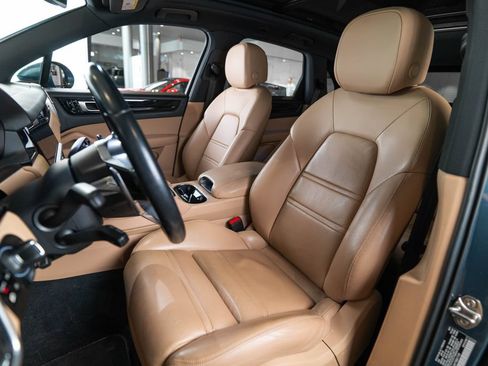 Certified 2019 Porsche Cayenne AWD/4WD image 5