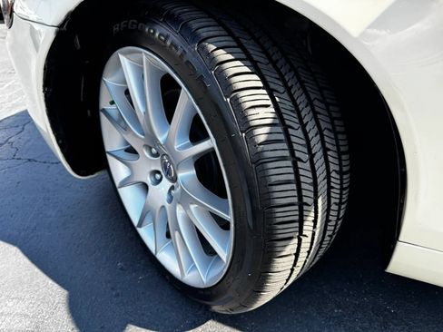 Used 2009 Volvo C70 T5 FWD image 45