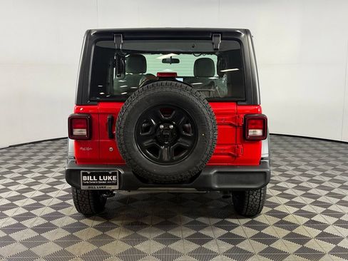 Used 2024 Jeep Wrangler Sport AWD/4WD image 9