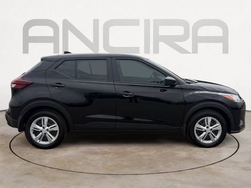 Used 2025 Nissan Kicks Play S image 12