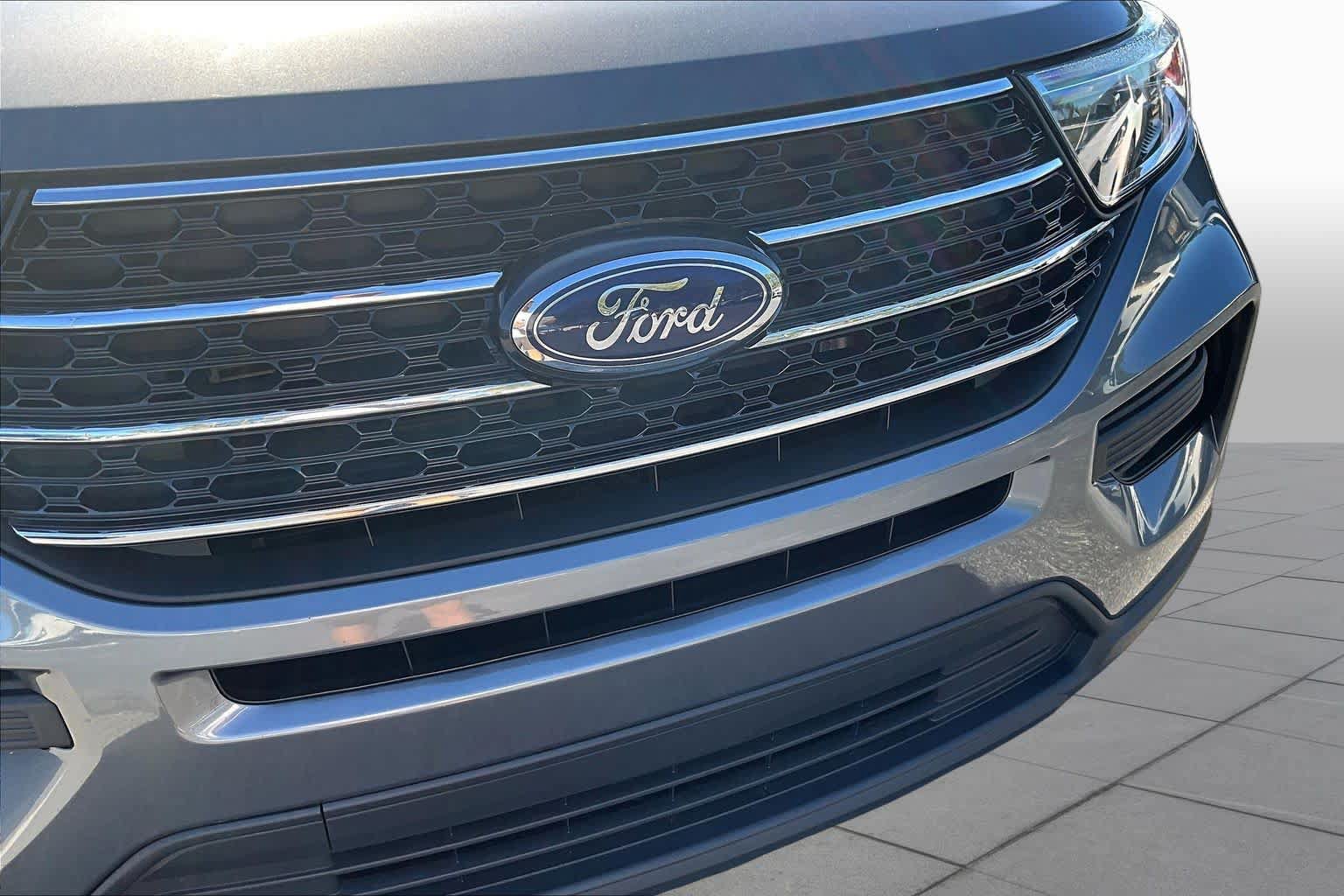 Used 2023 Ford Explorer XLT RWD image 30