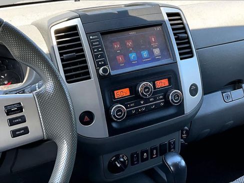 Used 2020 Nissan Frontier SV AWD/4WD image 7