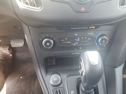 Used 2016 Ford Focus SE FWD image 14