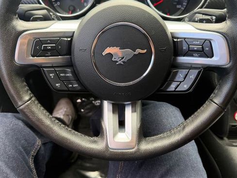 Used 2016 Ford Mustang Coupe RWD image 22
