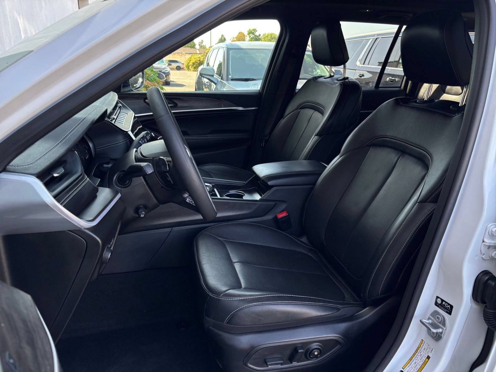 Used 2026 Jeep Grand Cherokee Limited AWD/4WD image 39