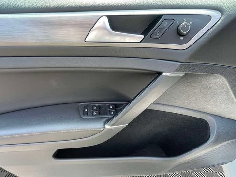 Used 2017 Volkswagen Golf Wolfsburg Edition FWD image 17