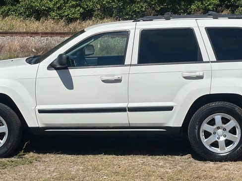 Used 2009 Jeep Grand Cherokee Laredo AWD/4WD image 7