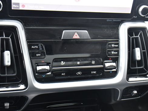 Used 2022 Kia Sorento SX image 32