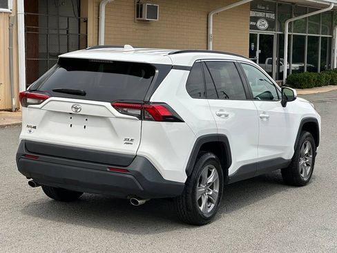Used 2022 Toyota RAV4 XLE AWD/4WD image 8