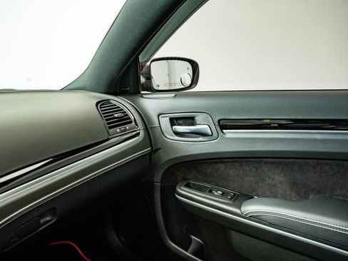 Used 2023 Chrysler 300 C RWD image 39