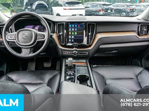 Used 2022 Volvo XC60 B5 Momentum w/ Advanced Package FWD image 28