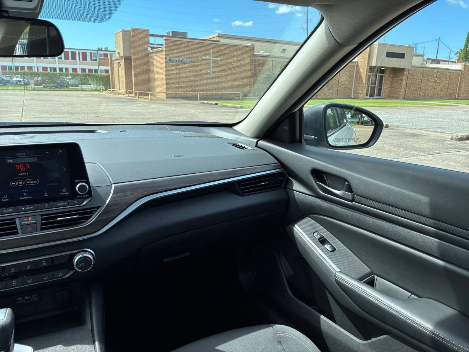 Used 2026 Nissan Altima 2.5 SV FWD image 34