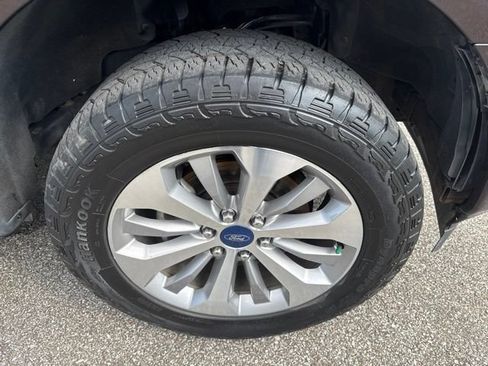Used 2018 Ford F150 XL w/ Equipment Group 101A Mid AWD/4WD image 14