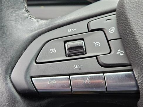 Used 2024 Cadillac XT4 Luxury w/ Cold Weather Package image 12