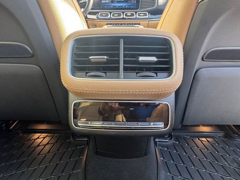 Used 2024 Mercedes-Benz GLS 450 4MATIC image 12