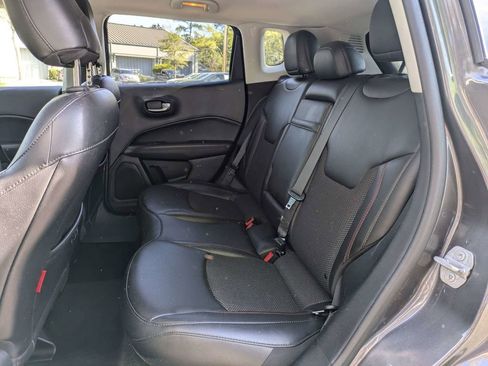 Used 2019 Jeep Compass Trailhawk AWD/4WD image 13