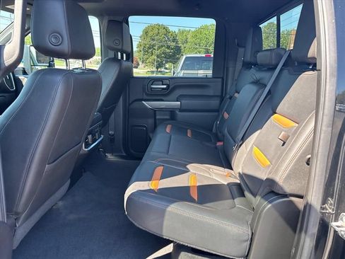 Used 2022 GMC Sierra 2500 AT4 w/ AT4 Premium Plus Package AWD/4WD image 17