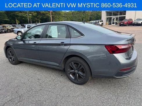 Certified 2024 Volkswagen Jetta SE w/ Panoramic Sunroof Package FWD image 7
