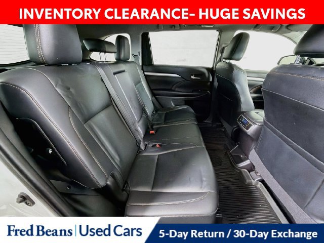 Used 2019 Toyota Highlander XLE AWD/4WD image 35