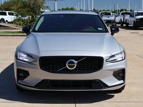 Used 2024 Volvo S60 B5 Core FWD image 2